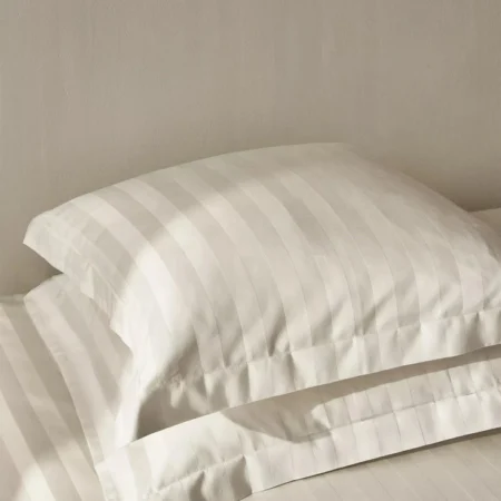 TAIE D’OREILLER VOLANTS COTON SATIN (300 FILS)