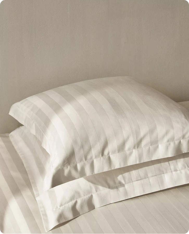 TAIE D’OREILLER VOLANTS COTON SATIN (300 FILS)